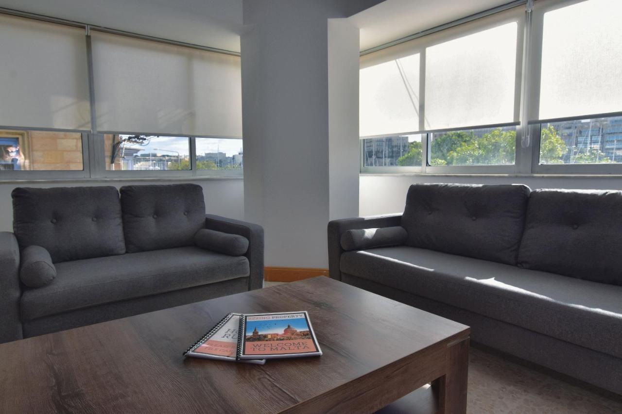 2 Bedroom, Central And Spacious Apartment With Sea View - 2 Msida Exteriör bild